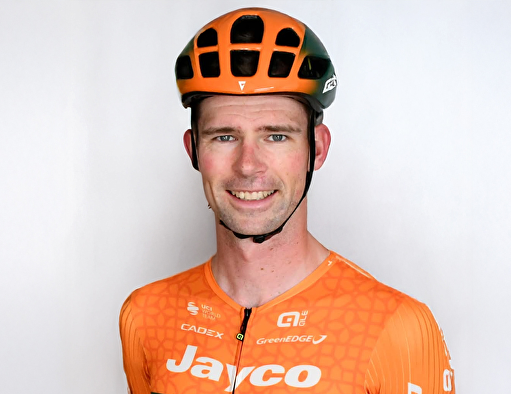 ELMAR REINDERS SLEURT AAN PELOTON IN ETTEN-LEUR